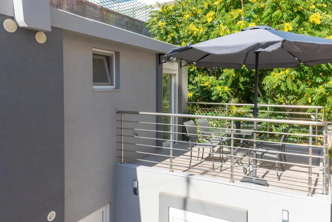 Elegant Decorated House - Free Private Parking! Apartment Heraklion