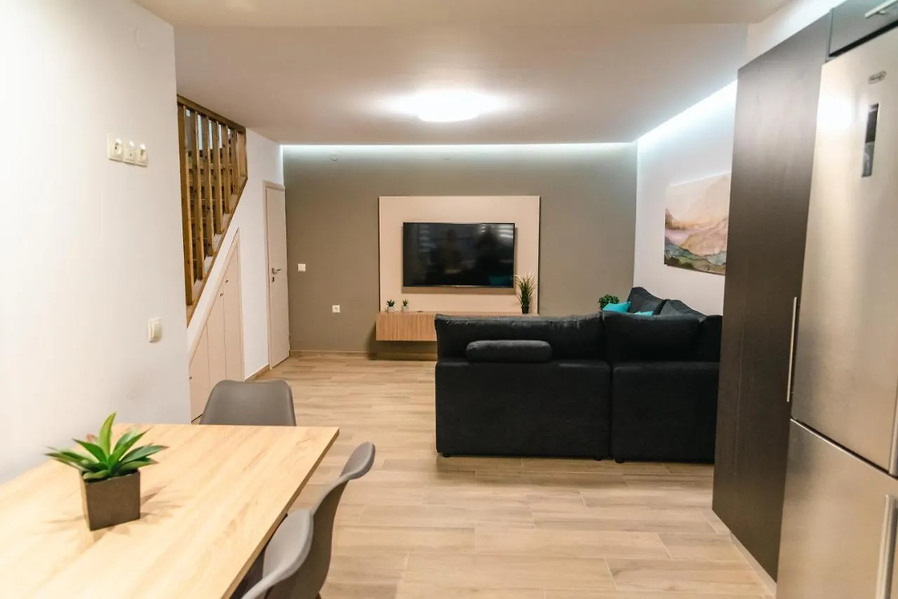 דירות הרקליון Elegant Decorated House - Free Private Parking!