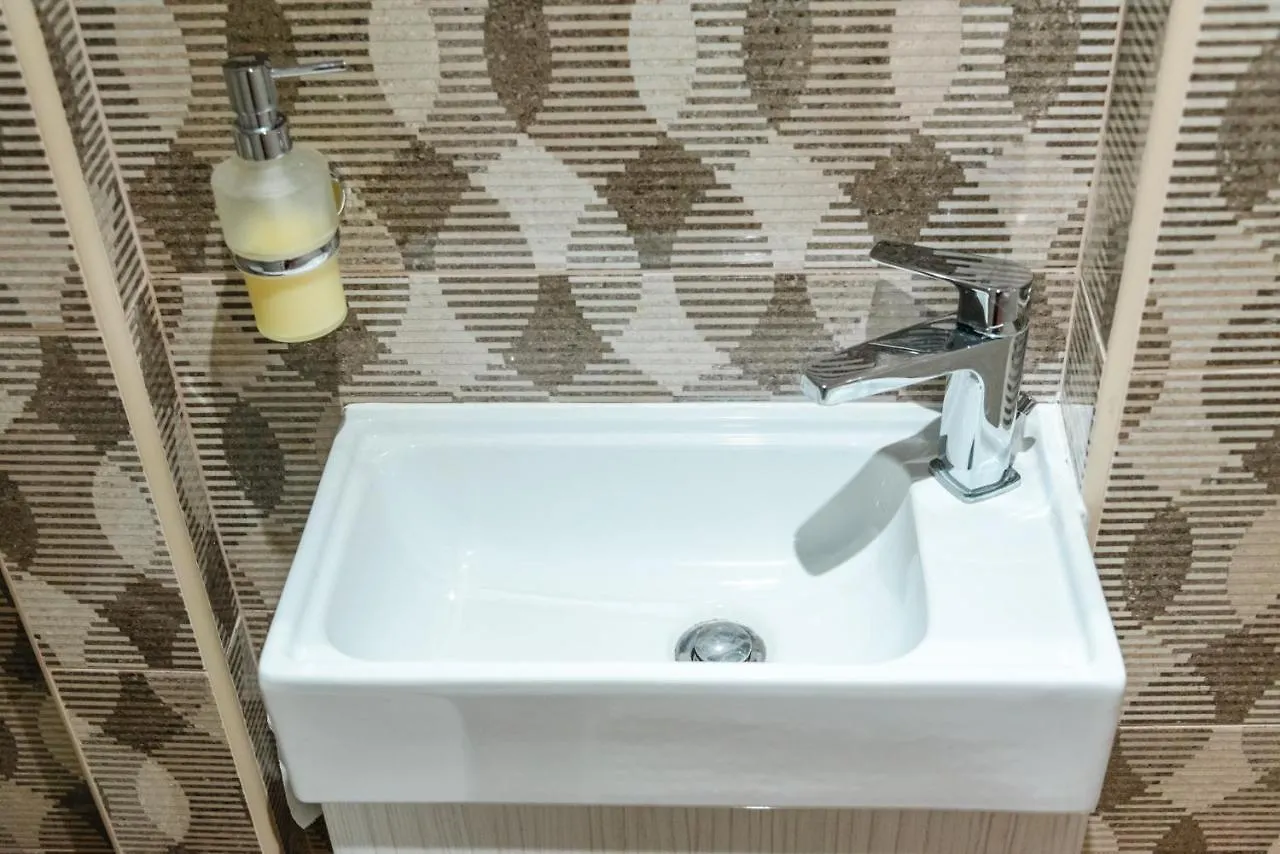 דירות הרקליון Elegant Decorated House - Free Private Parking!
